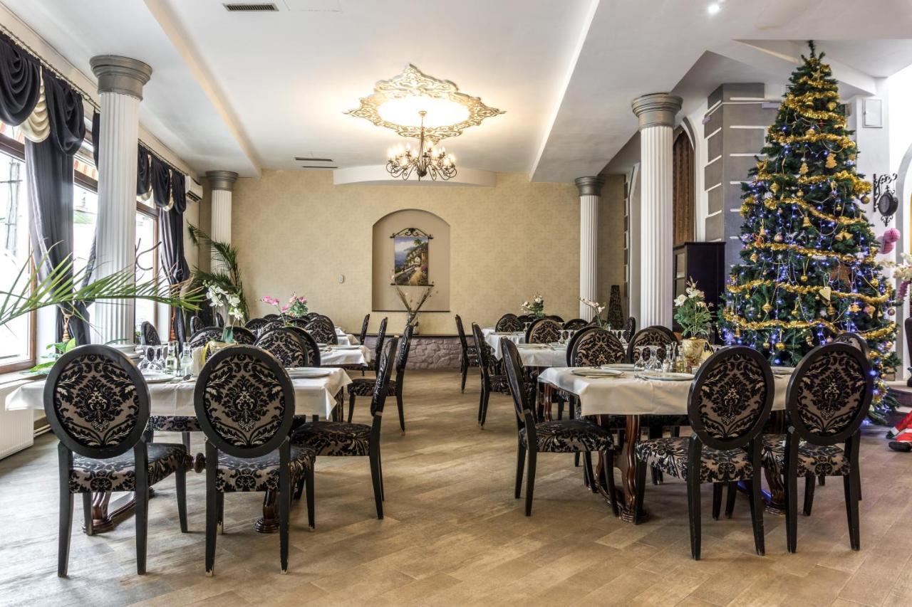Hotel Ferdinand Хацег Экстерьер фото