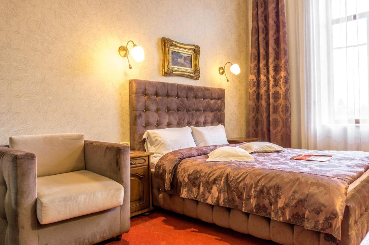 Hotel Ferdinand Хацег Экстерьер фото