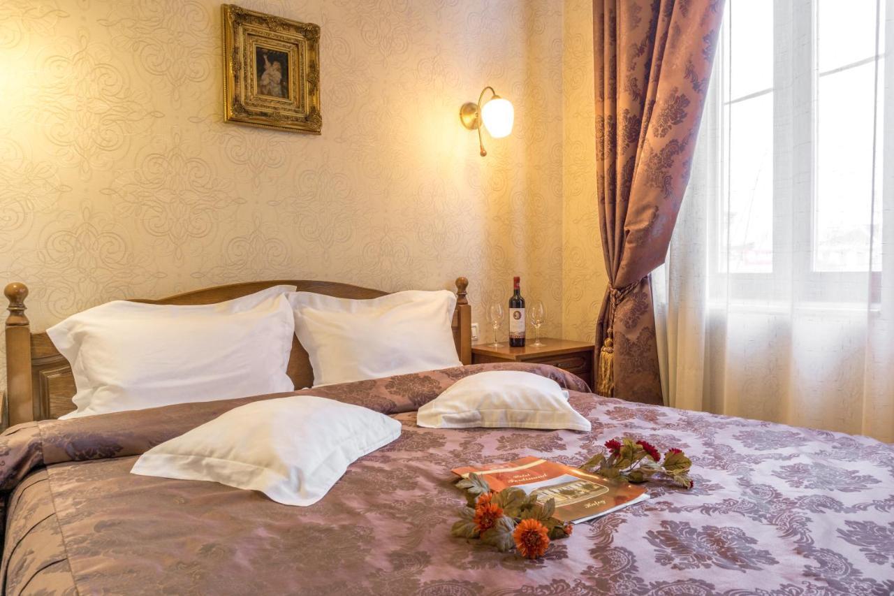 Hotel Ferdinand Хацег Экстерьер фото