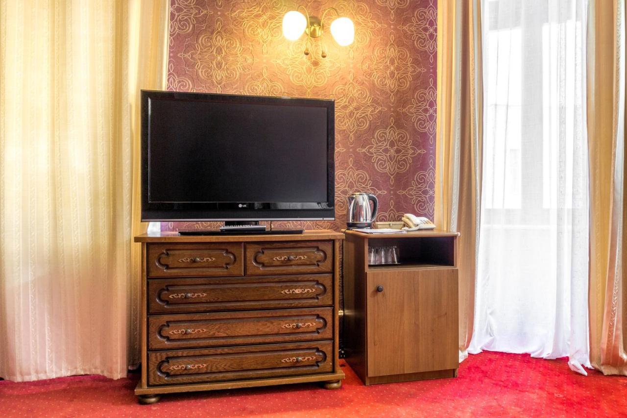 Hotel Ferdinand Хацег Экстерьер фото