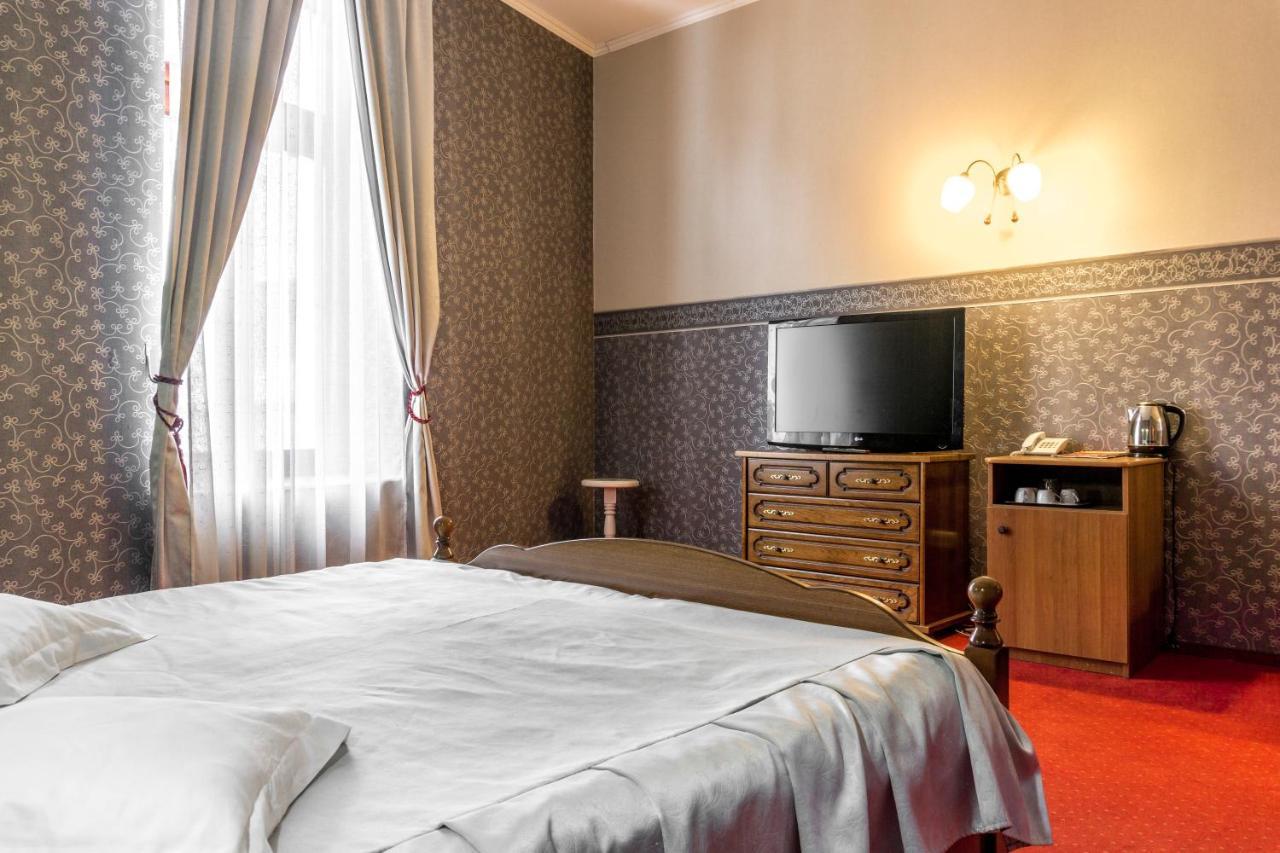 Hotel Ferdinand Хацег Экстерьер фото